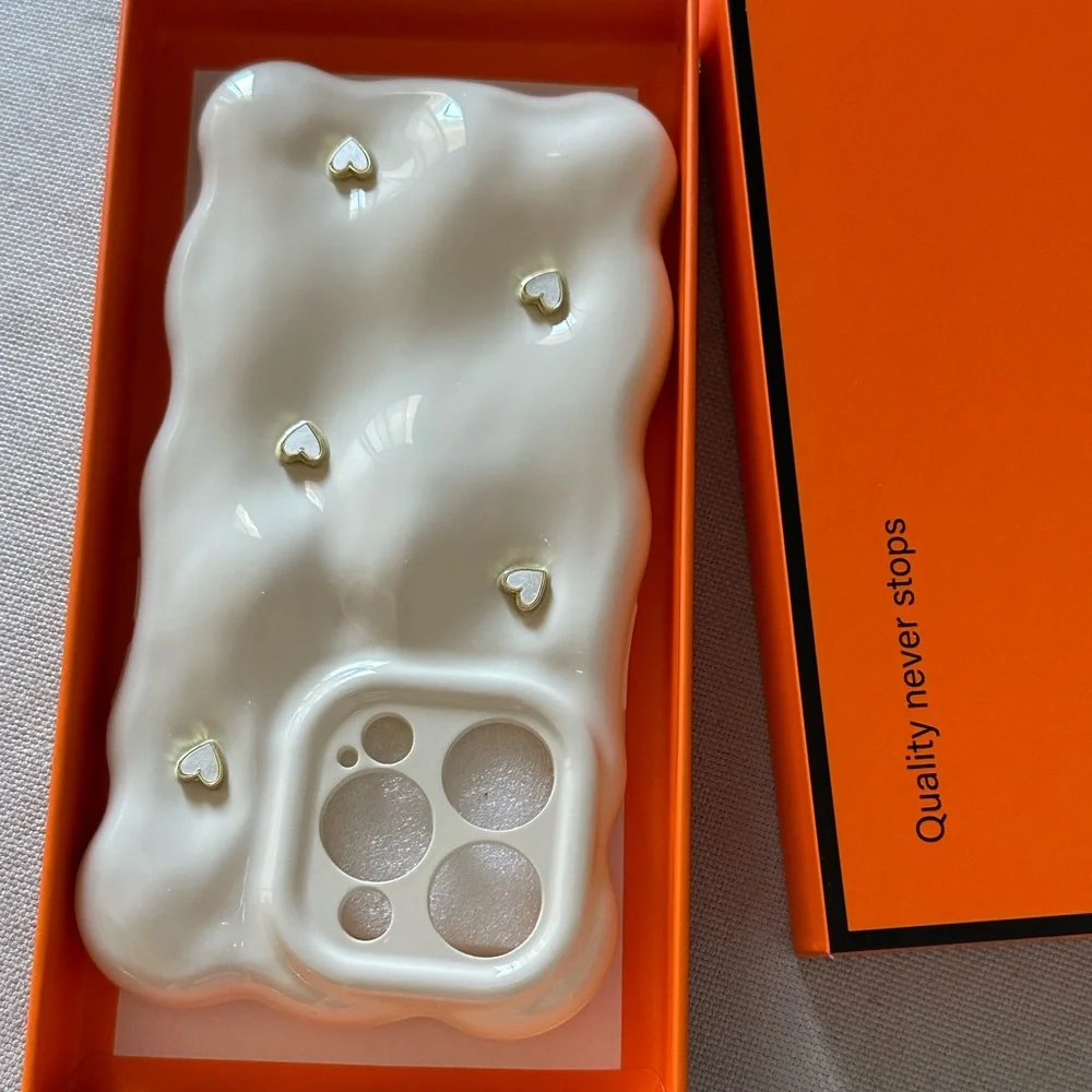 Nib iPhone 14 Pro 3D Heart Patch Phone Case